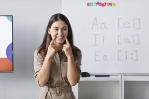 How to become a phonics teacher